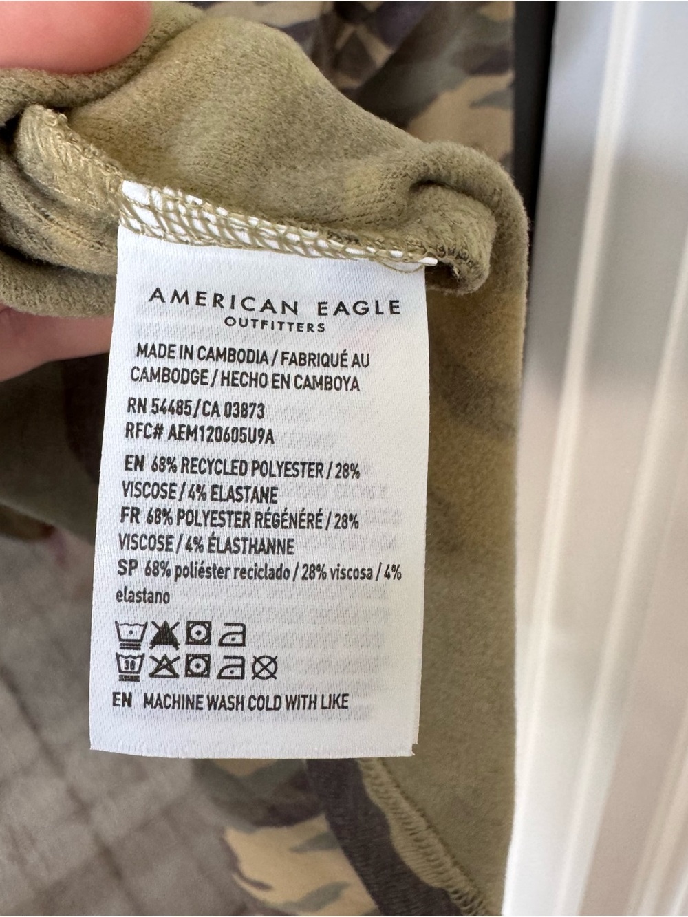 American Eagle Cozy Camo Long Sleeve Crewneck Cowboy - Picture 10 of 10